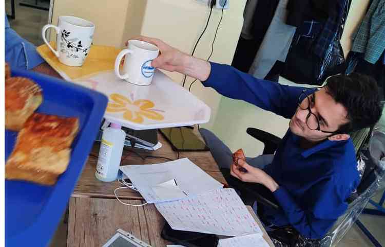 پخش شیرینی و شربت و چای به مناسبت ولادت حضرت رسول اکرم ص و امام جعفر صادق ع 10