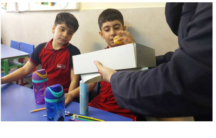 پذیرایی از بچه ها به مناسبت روز معلم 3