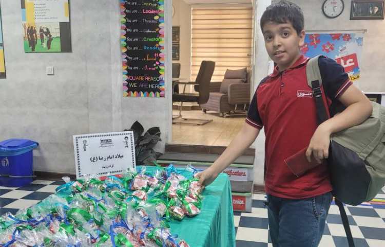 پذیرایی از دانش آموزان به مناسبت میلاد امام رضا (ع) 15