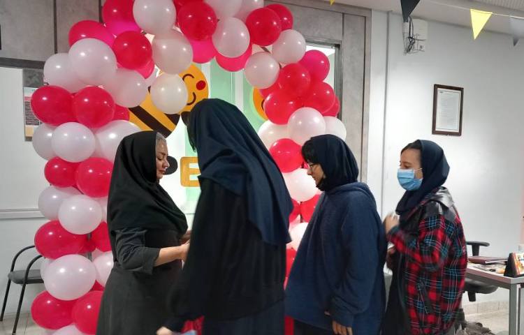 پذیرایی از دانش آموزان به مناسبت ولادت حضرت فاطمه (س) 2
