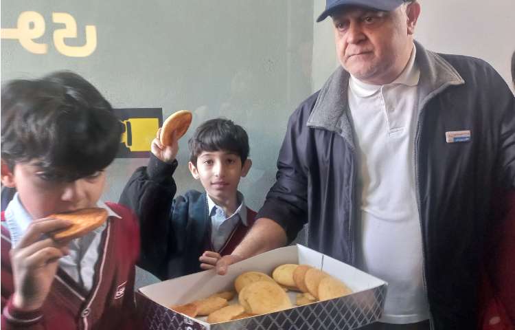 پذیرایی به مناسبت جشن 3