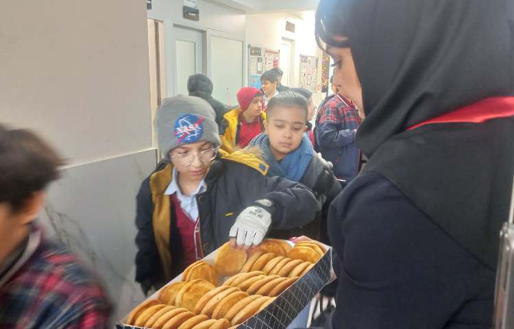 پذیرایی به مناسبت جشن 7