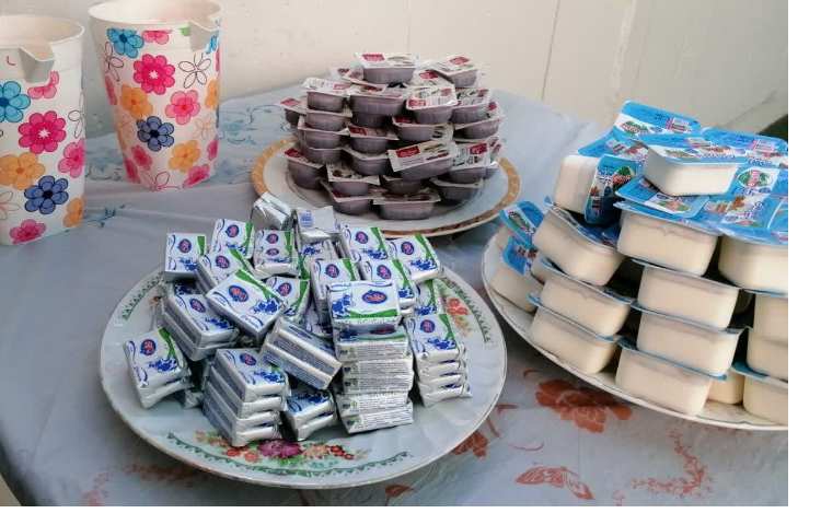 پذیرایی صبحانه در حیاط مدرسه همراه با آموزگاران 5