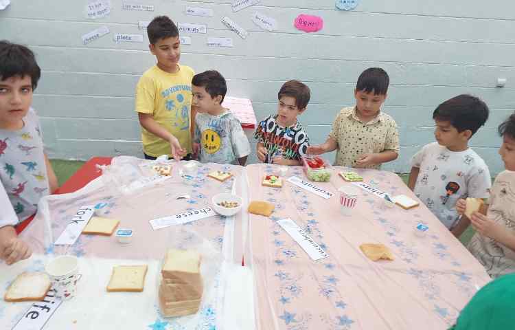 پذیرایی صبحانه سالم در دبستان علوی 1