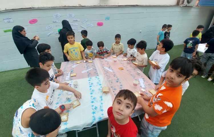 پذیرایی صبحانه سالم در دبستان علوی 4