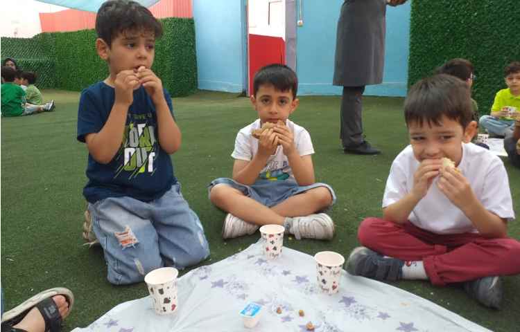 پذیرایی صبحانه سالم در دبستان 1