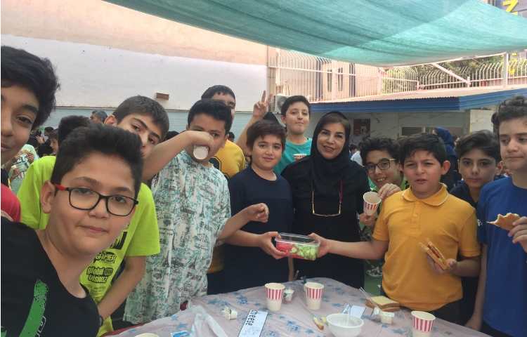 پذیرایی صبحانه سالم در دبستان 1