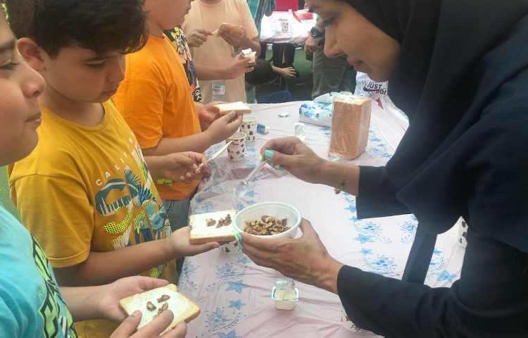 پذیرایی صبحانه سالم در دبستان 1