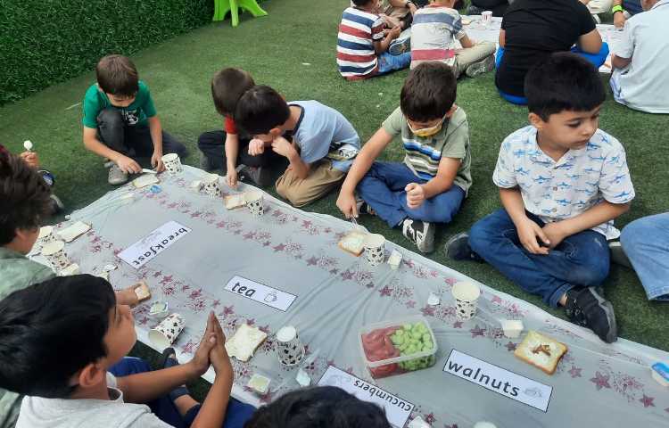 پذیرایی صبحانه سالم در دبستان 1