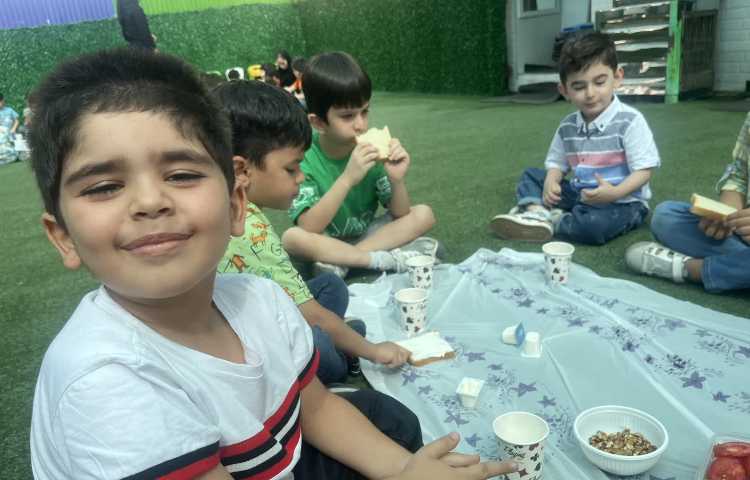 پذیرایی صبحانه سالم در دبستان 2