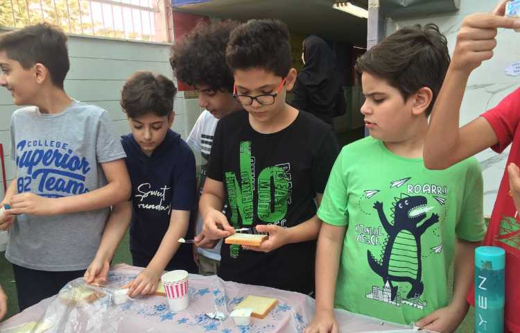 پذیرایی صبحانه سالم در دبستان 2