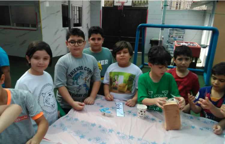 پذیرایی صبحانه سالم در دبستان 3