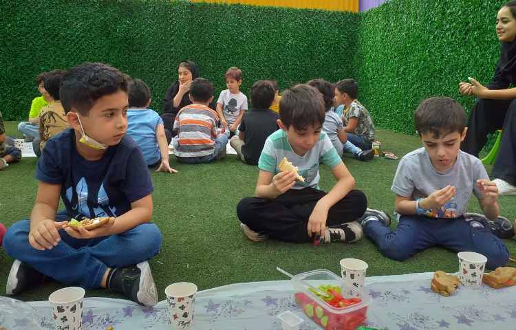 پذیرایی صبحانه سالم در دبستان 3