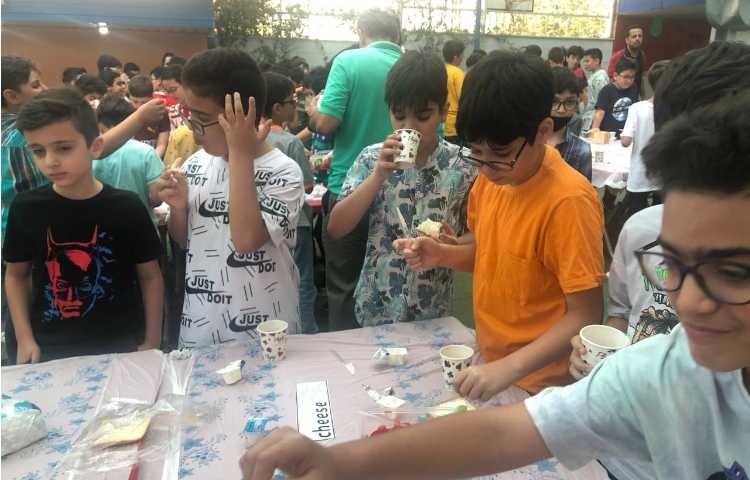 پذیرایی صبحانه سالم در دبستان 3