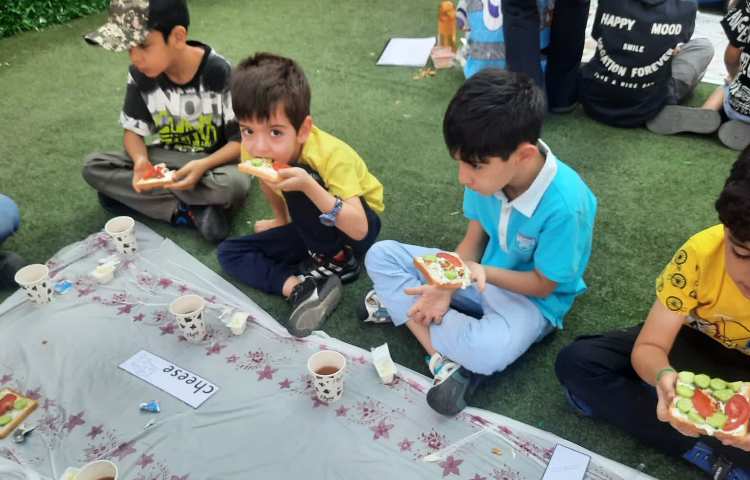 پذیرایی صبحانه سالم در دبستان 4