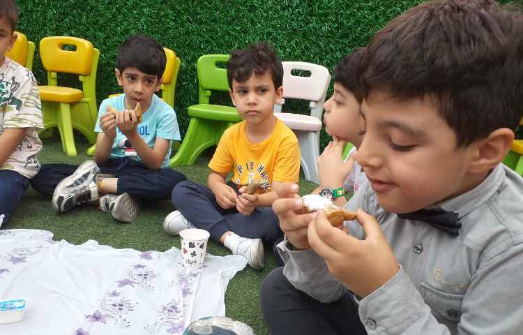 پذیرایی صبحانه سالم در دبستان 5