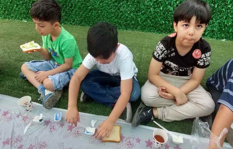 پذیرایی صبحانه سالم در دبستان 5