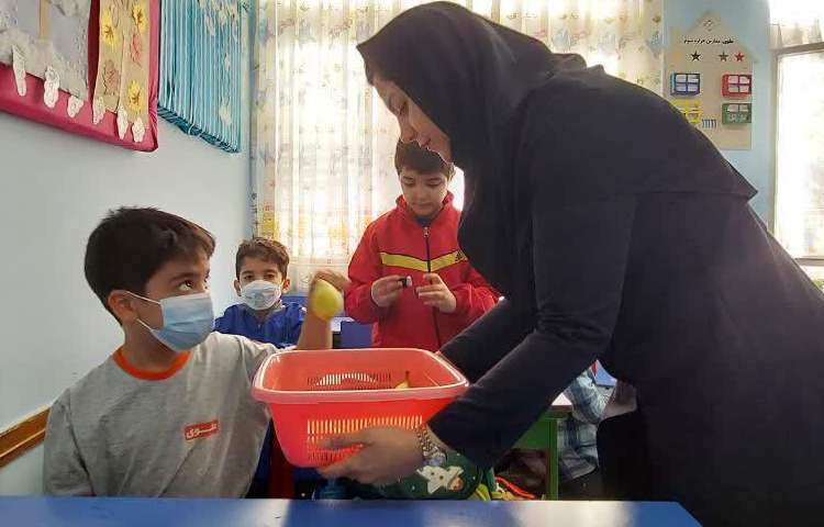 پذیرایی میان وعده دانش آموزان دوم 1