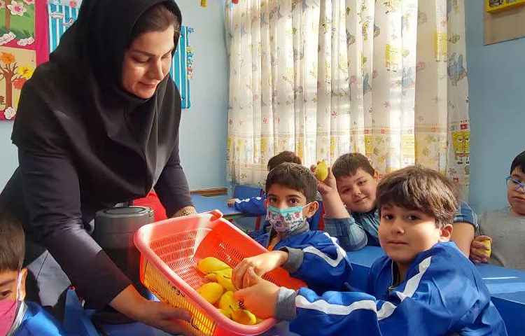 پذیرایی میان وعده دانش آموزان دوم 3