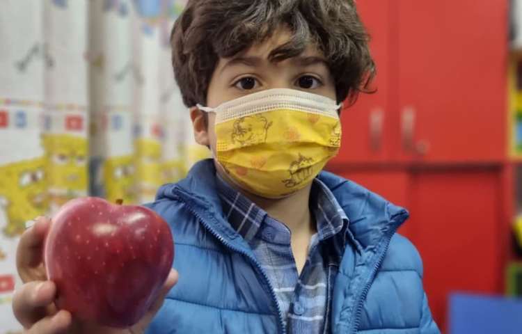 پذیرایی میان وعده دانش آموزان پایه دوم دبستان 5