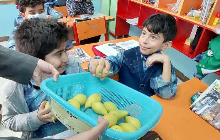 پذیرایی میان وعده دبستان علوی 1