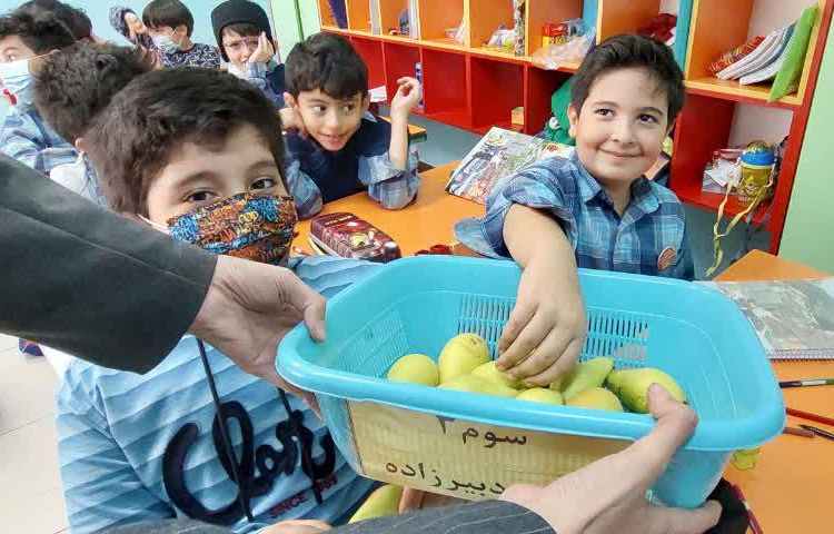 پذیرایی میان وعده دبستان علوی 3