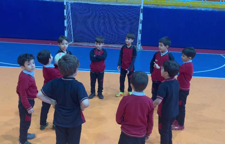 پرتاب و دریافت توپ