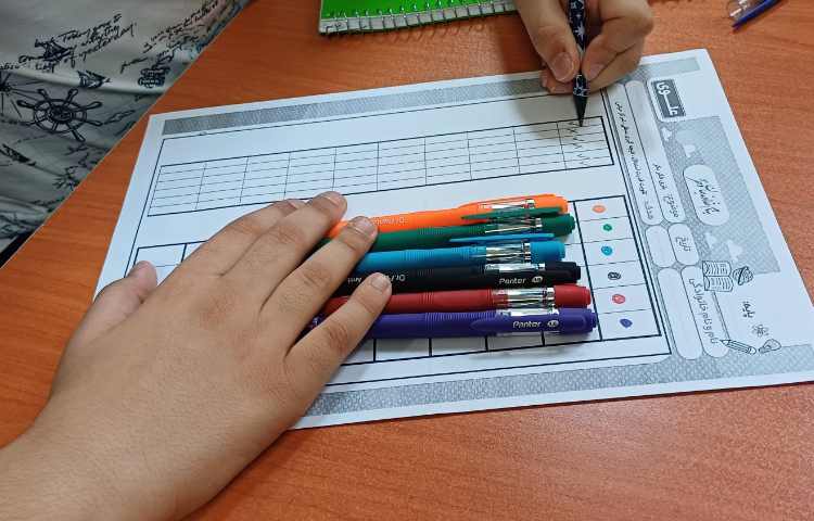 پرتال هوش فکرو بکر ...روش اکتشافی ترتیب رنگ 2