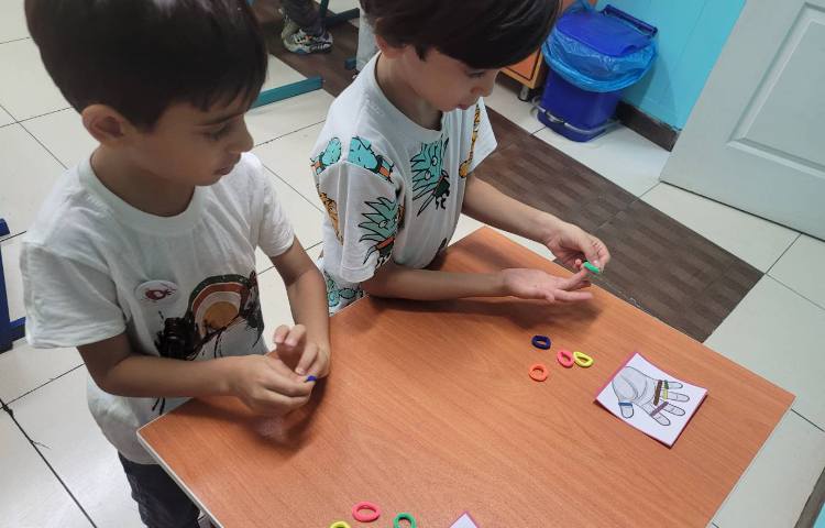 پرتال هوش ،کش بازی با هدف تقویت مهارت دست ورزی و افزایش دقت و تمرکز 4