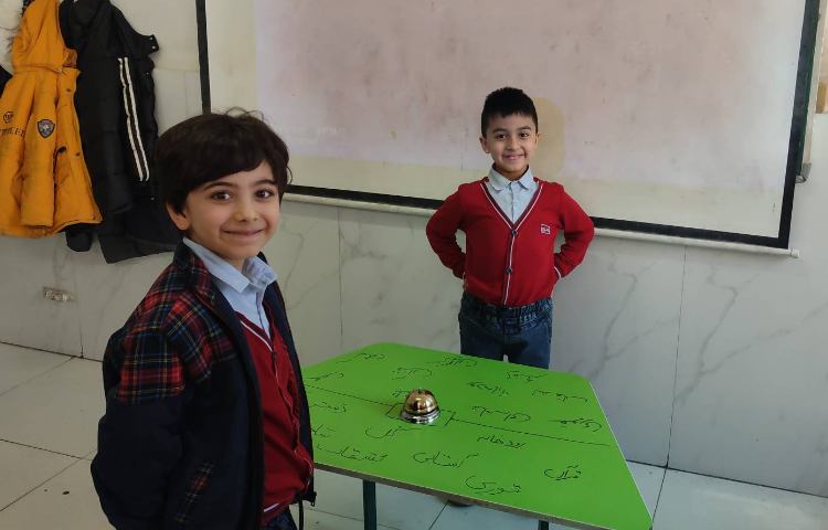 پرسش روانخوانی خلاق و سریع به صورت مسابقه‌ای در کلاس اجرا شد. 4