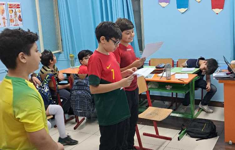 پرسش و پاسخ از درس جدید با روش جذاب برای دانش آموزان و تمرین نمایشنامه