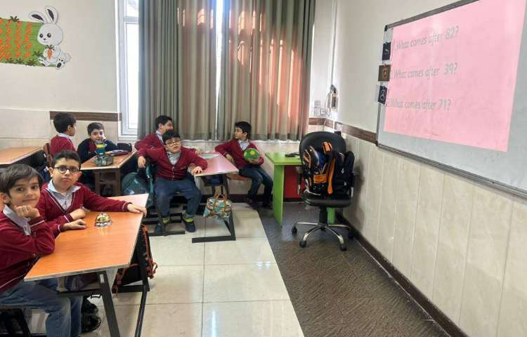 پرسش و پاسخ اعدادِ قبل و بعد و معادلات جمع با بازیِ دو نفره-زنگ Math 1