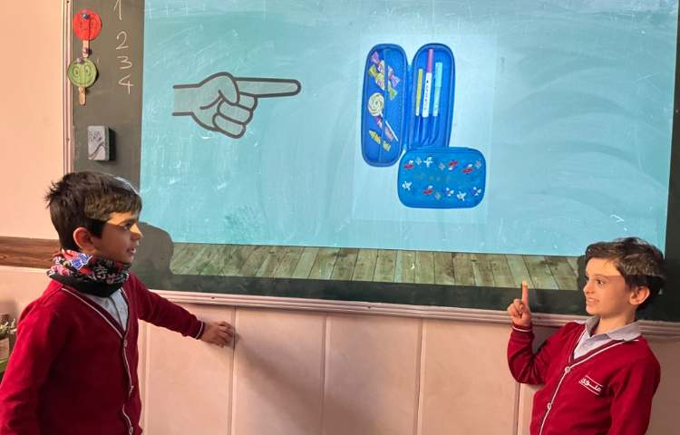 پرسش و پاسخ با اسامی اشاره دور و نزدیک 2