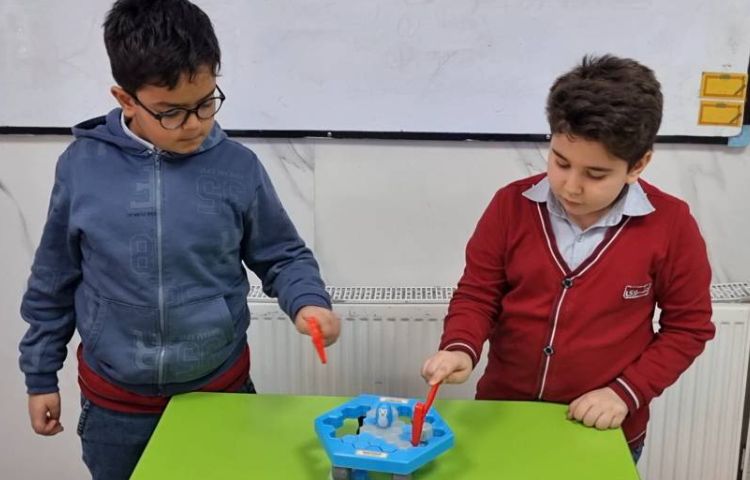 پرسش و پاسخ شفاهی با انجام بازی-زنگ زبان عمومی 1