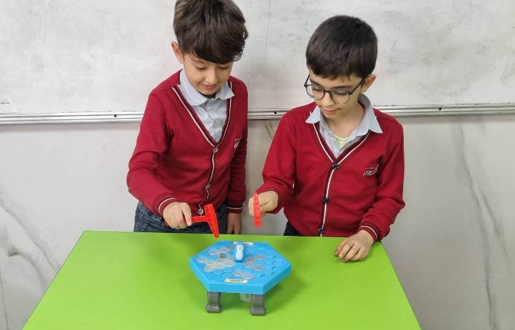 پرسش و پاسخ شفاهی با انجام بازی-زنگ زبان عمومی 1