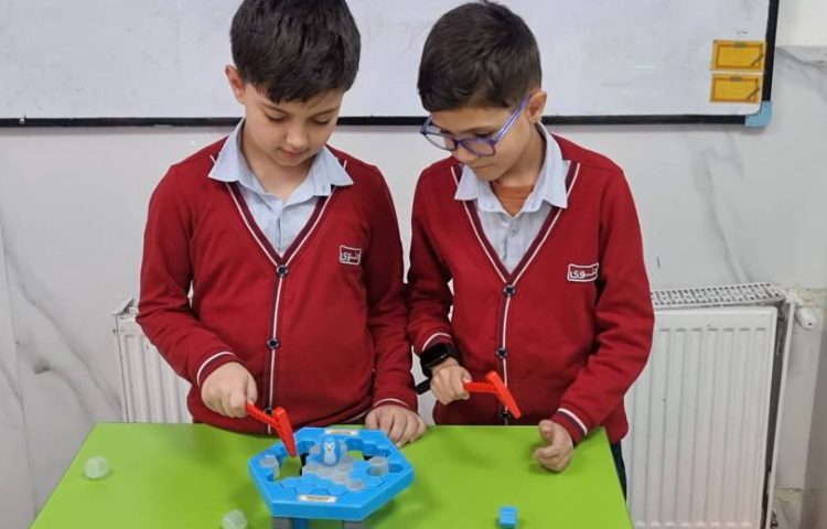 پرسش و پاسخ شفاهی با انجام بازی-زنگ زبان عمومی 3