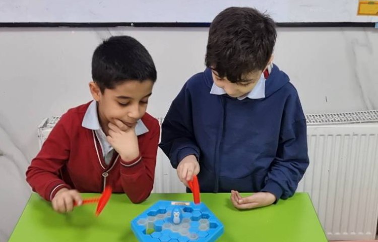 پرسش و پاسخ شفاهی با انجام بازی-زنگ زبان عمومی 4