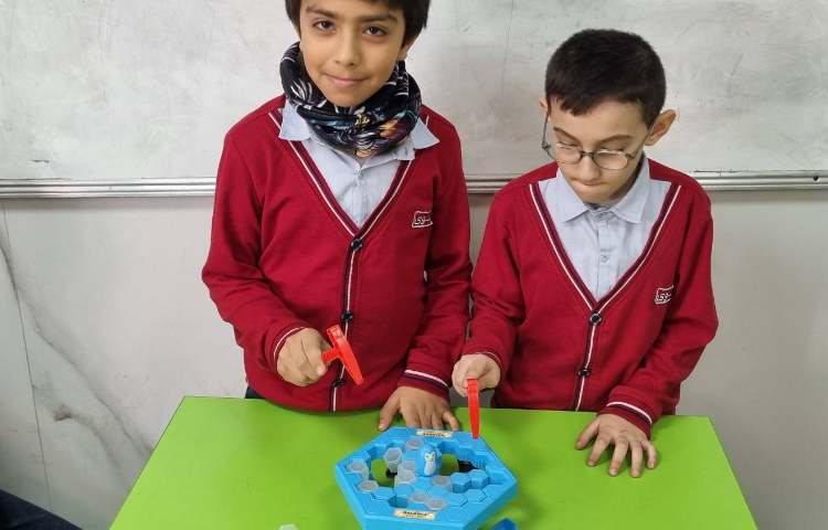 پرسش و پاسخ شفاهی با انجام بازی-زنگ زبان عمومی 4