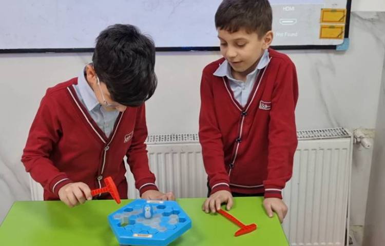 پرسش و پاسخ شفاهی با انجام بازی-زنگ زبان عمومی 5