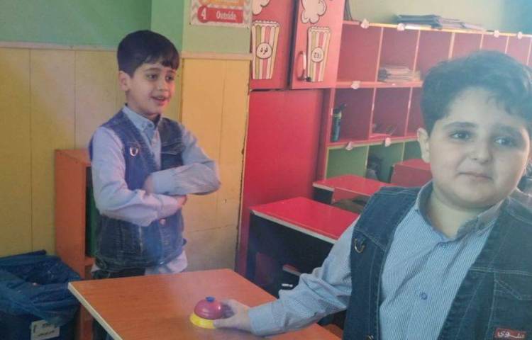 پرسش و پاسخ و مسابقه با جمله سوالی What's your favourite .....? My favourite ..... is ...... 5