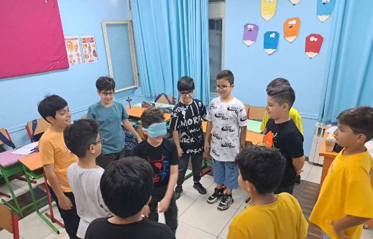 پرسش کلاسی با خلاقیت و بازی 2