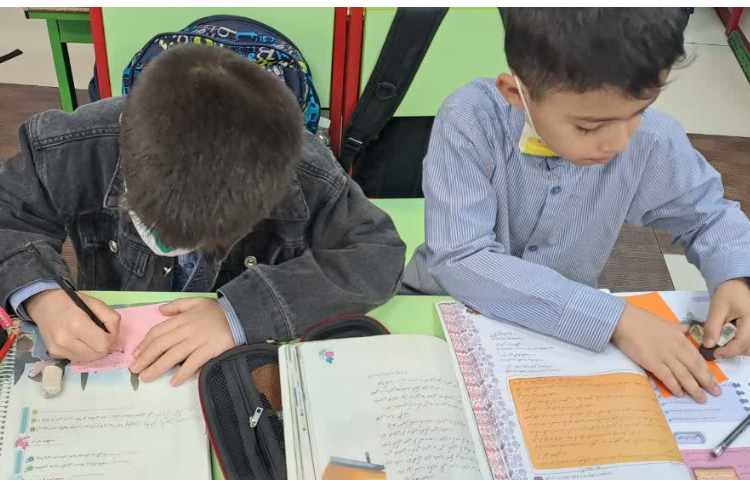 پرسش کلاسی توسط همیار معلم وطرح پرسش دانش آموزان