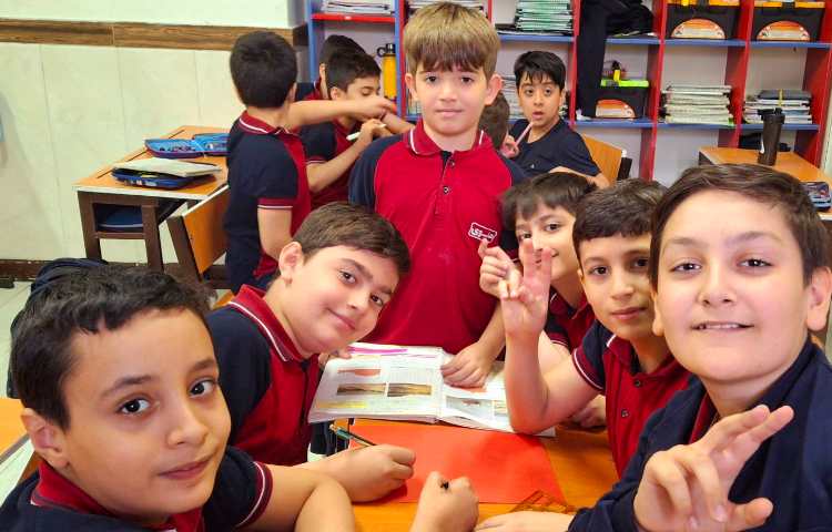 پرسش کلاسی مطالعات اجتماعی در گروه های چهار خانه 1