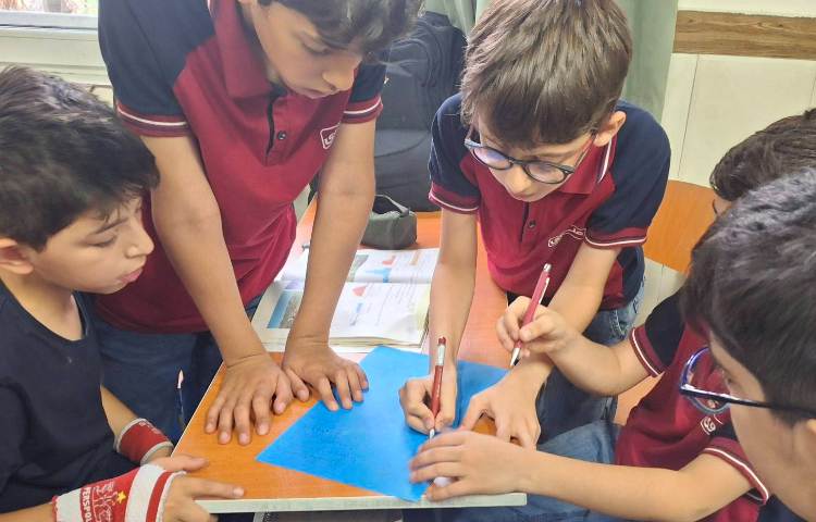 پرسش کلاسی مطالعات اجتماعی در گروه های چهار خانه 2