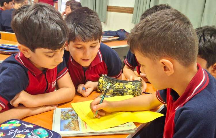 پرسش کلاسی مطالعات اجتماعی در گروه های چهار خانه 4