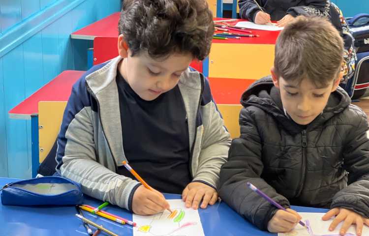 پرنده باانکشتان دست 10