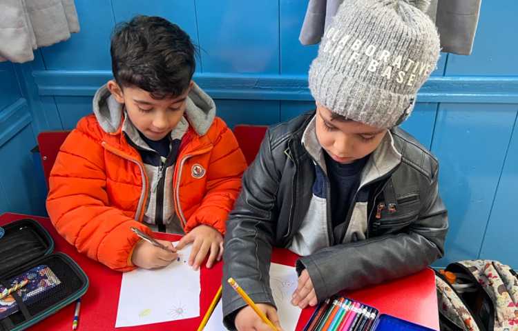 پرنده باانکشتان دست 14