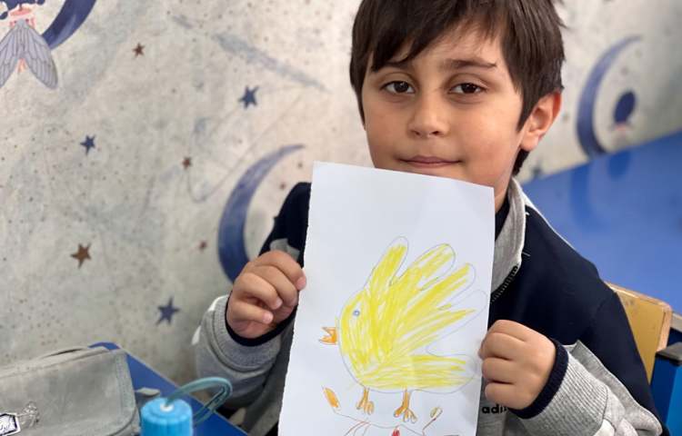 پرنده باانکشتان دست