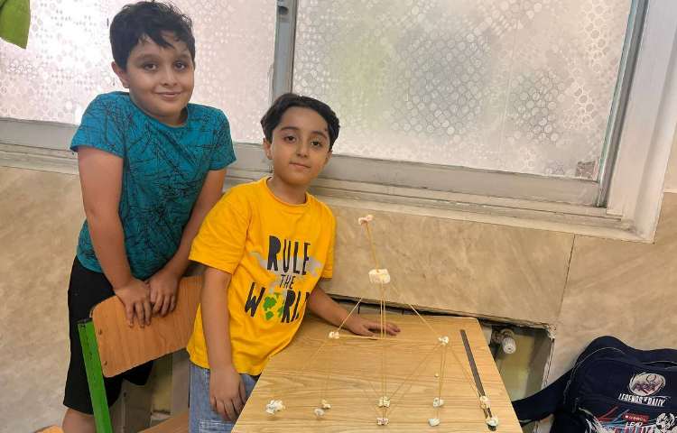 پروزه مهندسی باحال در دبستان علوی نوین 3