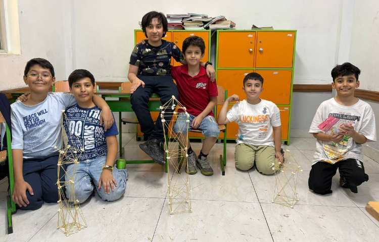 پروزه مهندسی باحال در دبستان علوی نوین 6